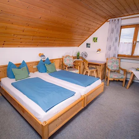 Schneiderwirt, Ot Hirnstetten Penzion *