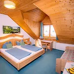 Schneiderwirt, Ot Hirnstetten Fogadó